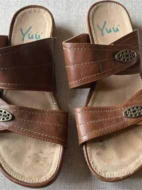 Yuu Tan Brown Double-Strap Leather Slide Sandals
